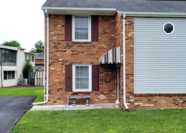 Property at 32 Parkdale Dr, Salem, VA 24153, 2 beds, 1.5 baths