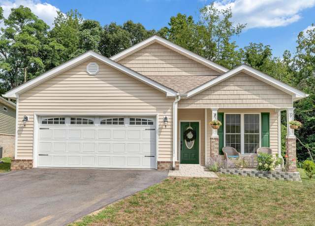 Property at 1290 Trafalgar Dr, Roanoke, VA 24019, 3 beds, 2 baths