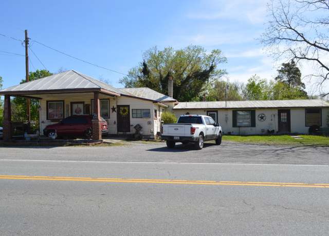 Property at 409 Salem Ave, New Castle, VA 24127, 3 beds, 2 baths