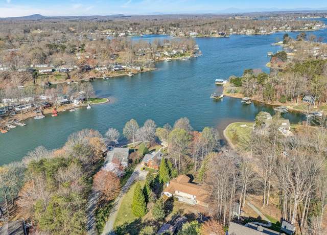 Property at 320 Fingerlake Rd, Penhook, VA 24137, 3 beds, 3 baths