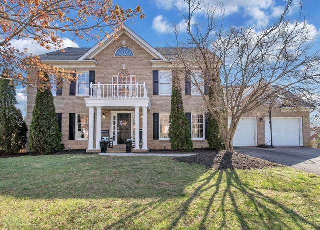 Property at 5128 Plantation Grove Ln, Roanoke, VA 24012, 5 beds, 3.5 baths