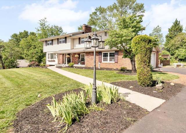 Property at 5673 Club Ln, Roanoke, VA 24018, 4 beds, 2.5 baths