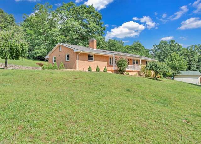 Property at 5292 Amanda Ln, Roanoke, VA 24014, 3 beds, 2 baths