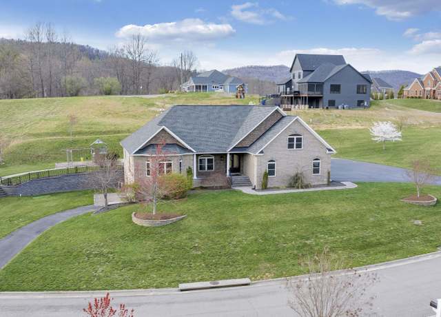 Property at 7425 Willow Leaf Cir, Roanoke, VA 24018, 4 beds, 4.5 baths
