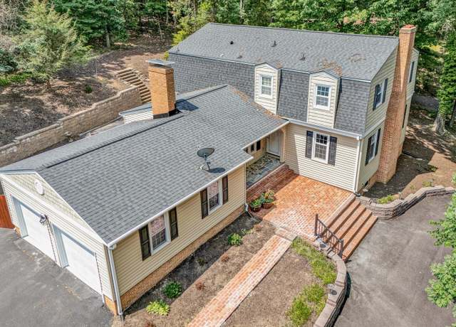 Property at 4937 Greenlee Rd SW, Roanoke, VA 24018, 5 beds, 3.5 baths