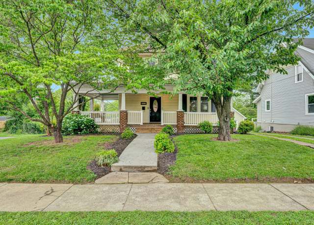 Property at 2102 Berkley Ave SW, Roanoke, VA 24015, 3 beds, 1 bath
