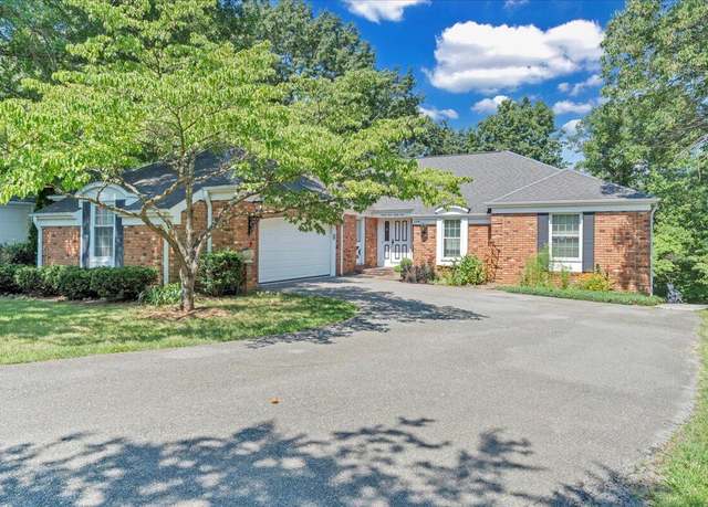 Property at 2391 Romar Dr, Salem, VA 24153, 5 beds, 3.5 baths