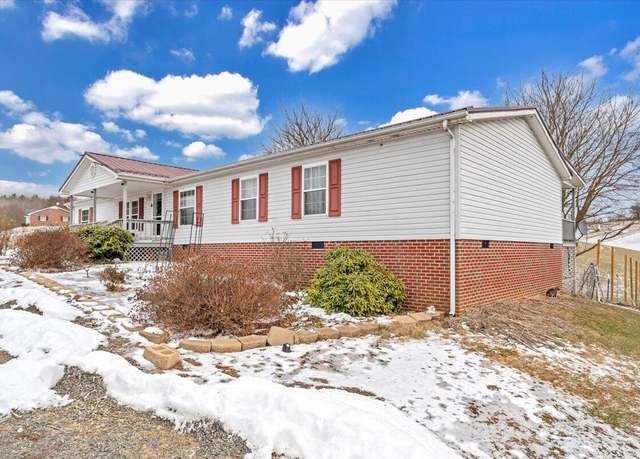 Property at 827 Lovell Rd, Hillsville, VA 24343, 4 beds, 3 baths