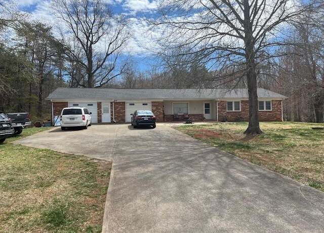 Property at 1136 S County Line Rd, Patrick Springs, VA 24133, 3 beds, 2 baths
