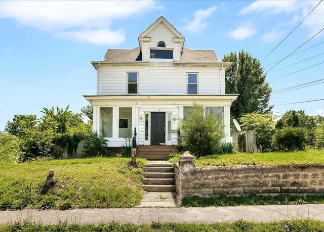 Property at 610 18th St SE, Roanoke, VA 24013, 4 beds, 2 baths