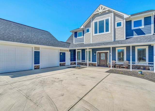 Property at 1075 Golf View Ct, Huddleston, VA 24104, 4 beds, 3.5 baths