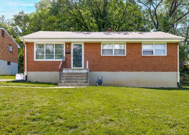 Property at 1829 Court St NW, Roanoke, VA 24012, 3 beds, 1.5 baths