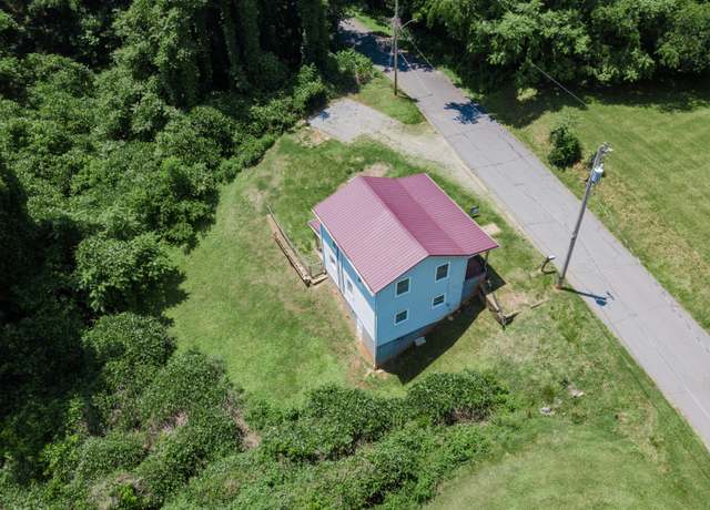 Property at 1669 Roundabout Rd, Martinsville, VA 24112, 3 beds, 1 bath