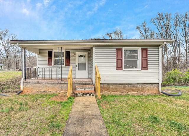 Property at 1669 Roundabout Rd, Martinsville, VA 24112, 3 beds, 1 bath