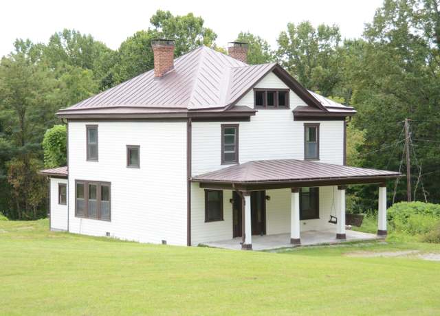 Property at 4886 Wade Rd, Roanoke, VA 24018, 4 beds, 2.5 baths