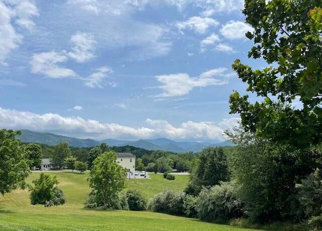 Property at 16 Sunset Rdg, Buena Vista, VA 24416