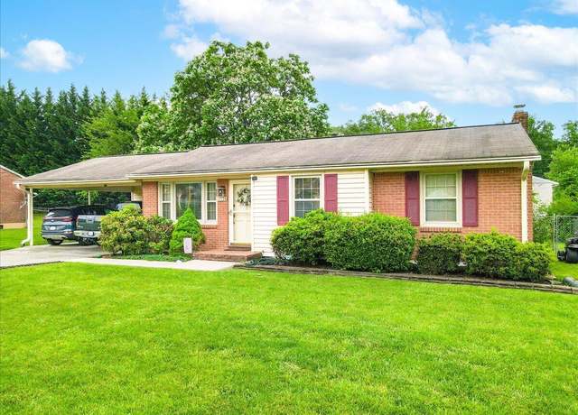Property at 2136 Bainbridge Dr, Salem, VA 24153, 3 beds, 2 baths