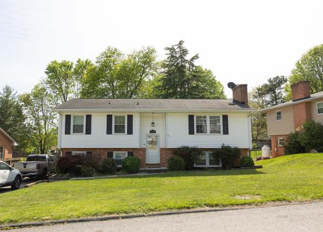 Property at 2926 Neil Dr, Roanoke, VA 24019, 4 beds, 2 baths