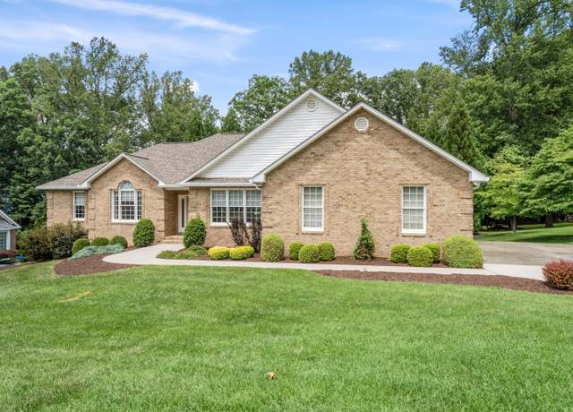 Property at 959 Highland Dr, Roanoke, VA 24019, 3 beds, 2.5 baths