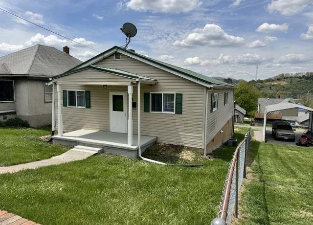 Property at 814 N N Rockbridge Ave, Covington, VA 24426, 3 beds, 2 baths