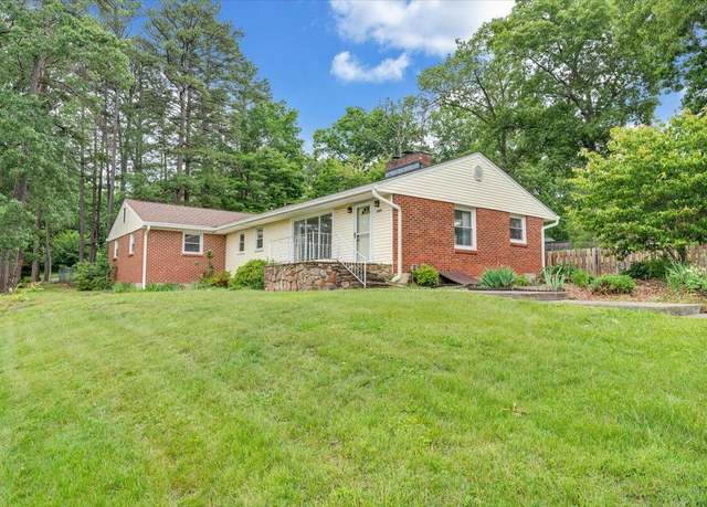 Property at 8209 Webster Dr, Roanoke, VA 24019, 3 beds, 2 baths