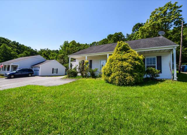 Property at 3653 Yellow Mountain Rd SE, Roanoke, VA 24014, 3 beds, 2 baths