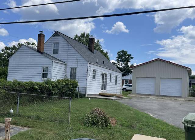 Property at 2105 Mountain Ave, Salem, VA 24153, 3 beds, 1 bath