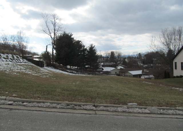 Property at 310 Stoneledge Dr, Roanoke, VA 24019