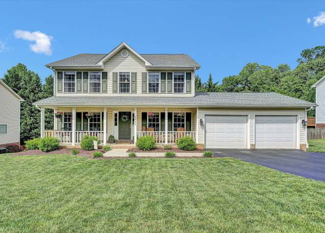 Property at 4848 Hickory Ridge Ct, Roanoke, VA 24018, 4 beds, 3.5 baths