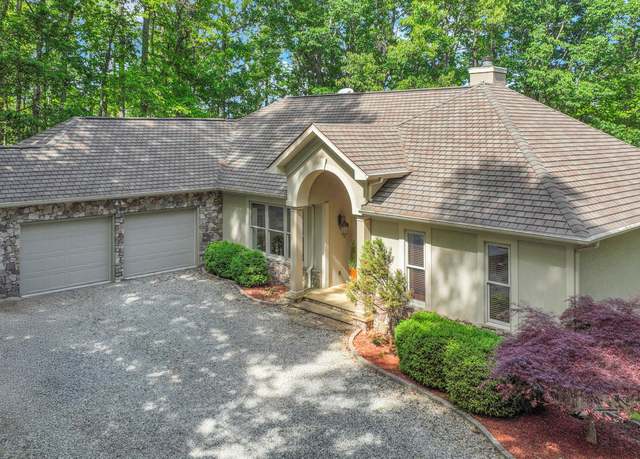 Property at 965 Vista Pkwy, Hardy, VA 24101, 5 beds, 3.5 baths