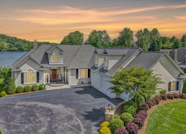 Property at 145 Briarwood Ct, Hardy, VA 24101, 5 beds, 5 baths