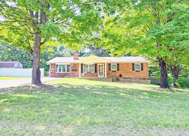 Property at 175 Maple Ave, New Castle, VA 24127, 3 beds, 1.5 baths