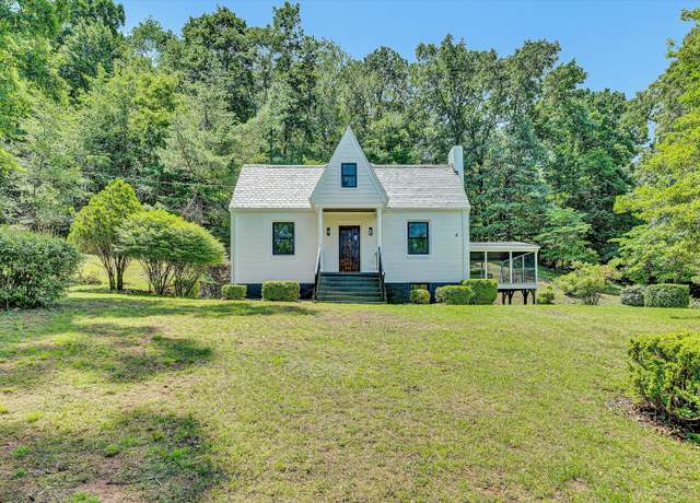 Property at 4816 Colonial Ave, Roanoke, VA 24018, 4 beds, 3 baths