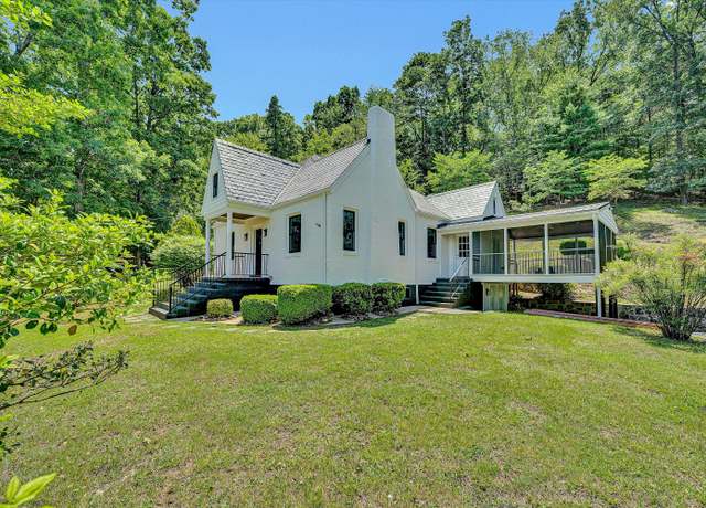 Property at 4816 Colonial Ave, Roanoke, VA 24018, 4 beds, 3 baths