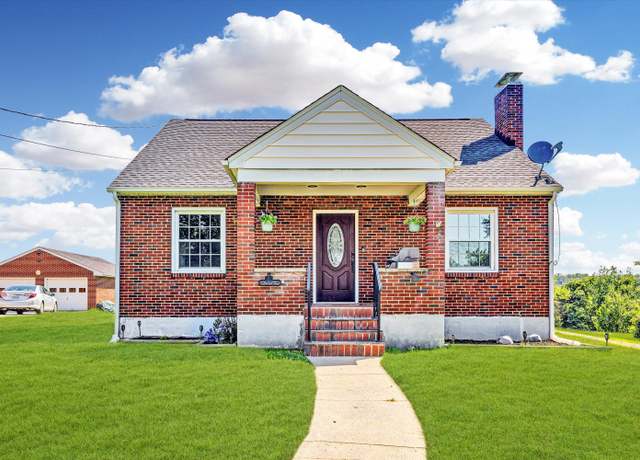 Property at 2208 Kenwood Blvd SE, Roanoke, VA 24013, 3 beds, 2 baths
