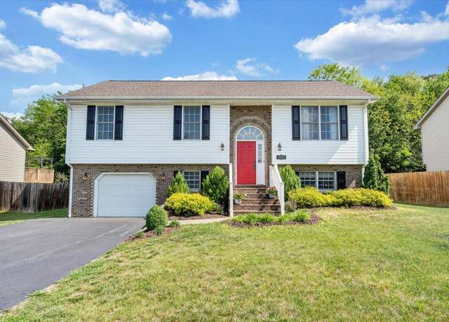 Property at 4323 Quail Dr NW, Roanoke, VA 24017, 3 beds, 2.5 baths