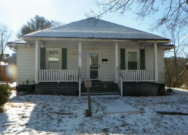 Property at 841 Front St, Pulaski, VA 24301, 2 beds, 1 bath