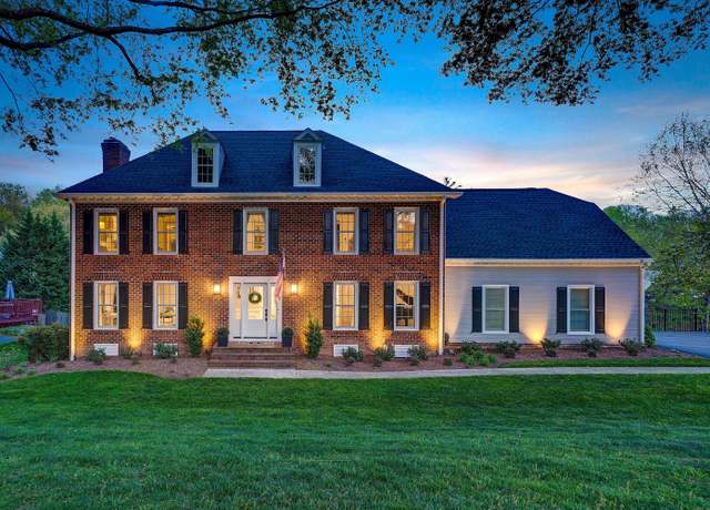 Property at 5902 Cavalier Dr, Roanoke, VA 24018, 5 beds, 3.5 baths