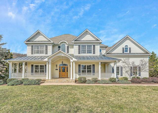 Property at 3845 Eagle Crest Dr, Roanoke, VA 24018, 6 beds, 6 baths