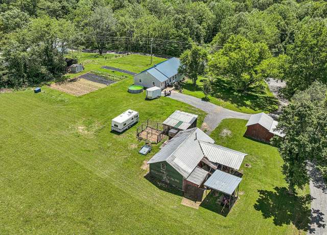 Property at 723 White Church Rd, Fincastle, VA 24090, 2 beds, 1 bath