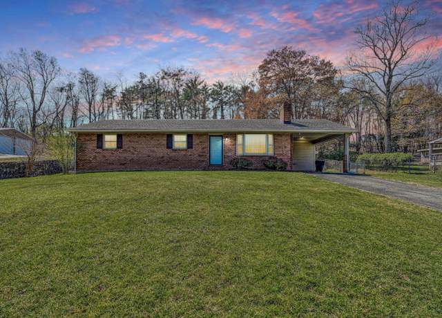 Property at 3167 Jae Valley Rd, Roanoke, VA 24014, 3 beds, 2 baths