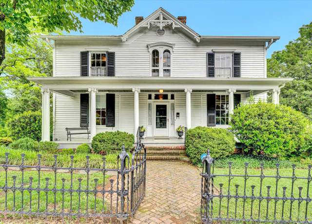 Property at 220 N Broad St, Salem, VA 24153, 4 beds, 3 baths