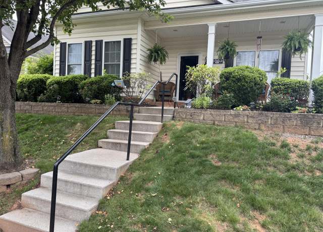 Property at 1060 Cranberry Ct, Moneta, VA 24121, 3 beds, 2 baths