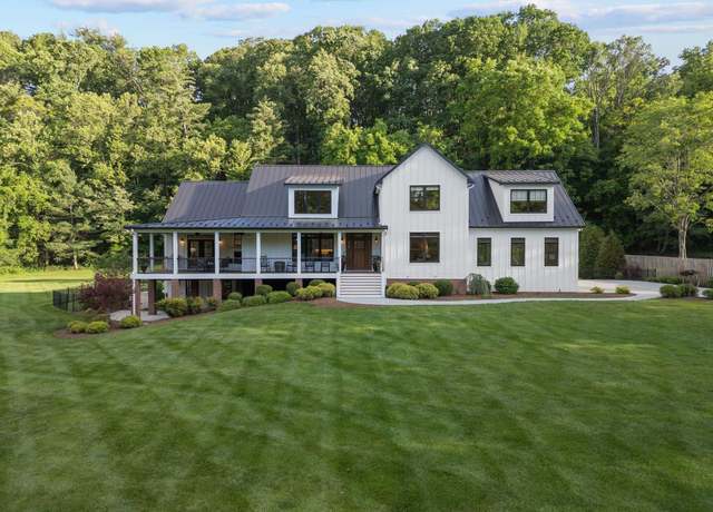 Property at 5820 Lakemont Dr, Roanoke, VA 24018, 5 beds, 3.5 baths