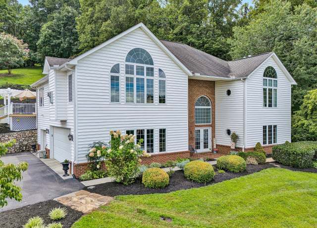 Property at 8995 Jubal Early Hwy, Hardy, VA 24101, 3 beds, 3 baths