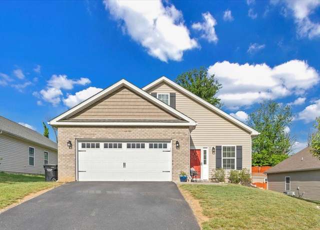 Property at 2009 Lawson Ln, Vinton, VA 24179, 3 beds, 3 baths