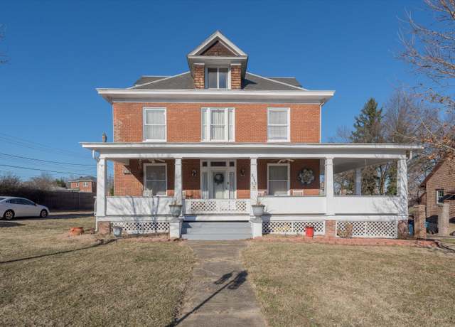 Property at 2145 Memorial Ave SW, Roanoke, VA 24015, 3 beds, 4 baths