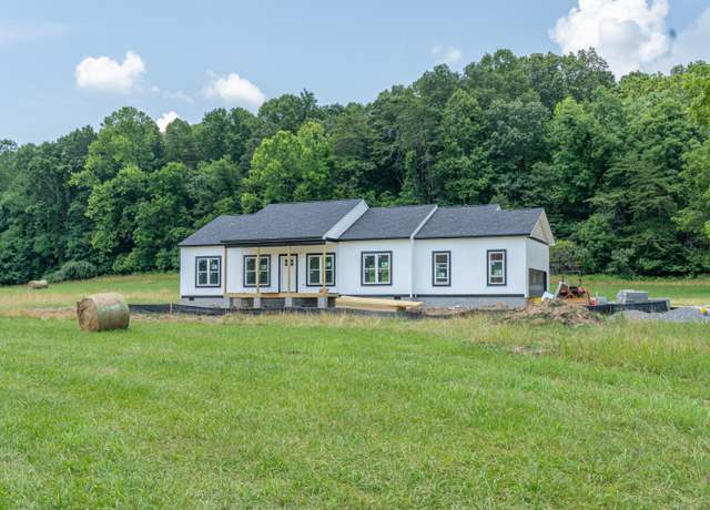 Property at 3086 Haymakertown Rd, Troutville, VA 24175, 3 beds, 2 baths