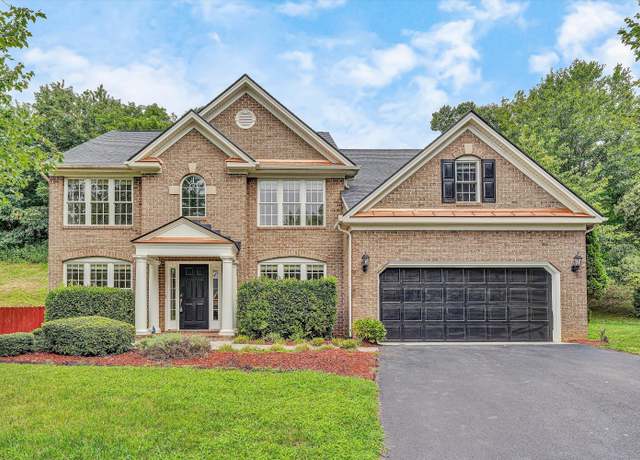 Property at 6378 Sandhurst Dr, Roanoke, VA 24018, 5 beds, 3.5 baths