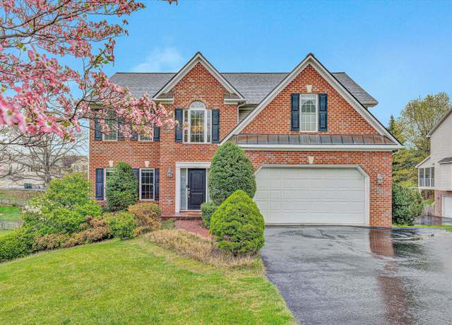 Property at 200 Diamond Rd, Salem, VA 24153, 3 beds, 3.5 baths